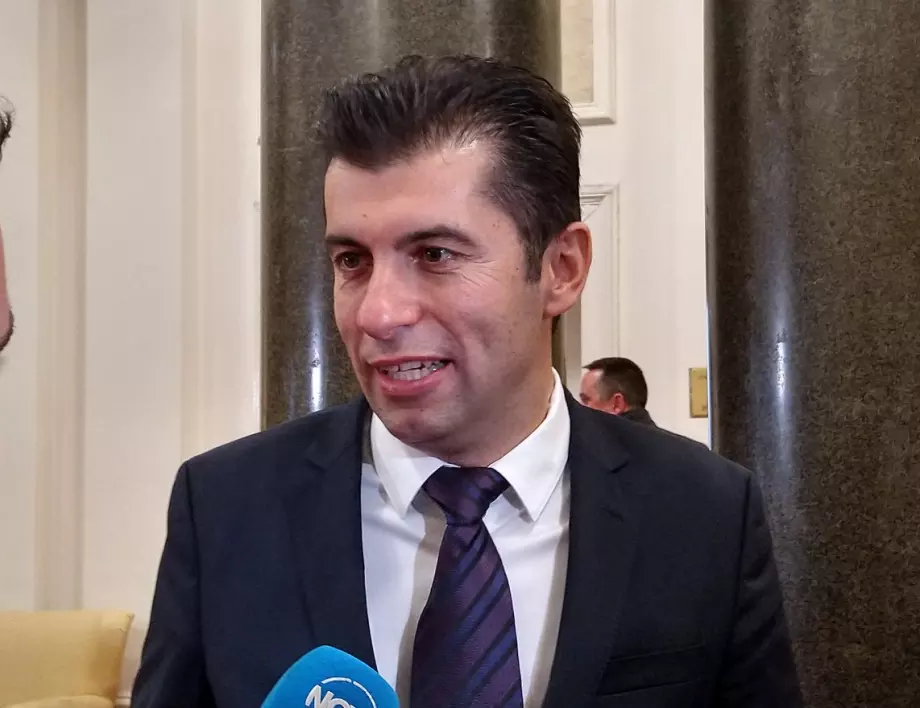 Неофициално: Кирил Петков ще иде в Северна Македония още на 17 януари