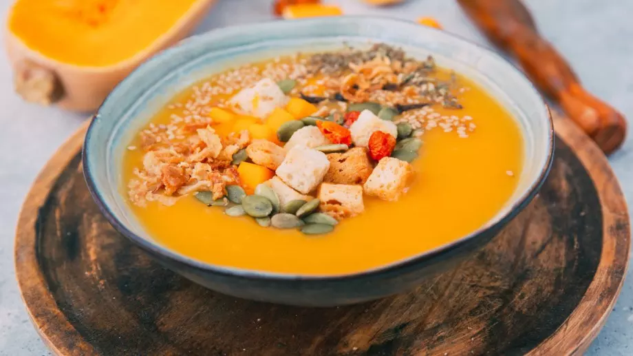 Тази крем супа от тиква е хит в мрежата