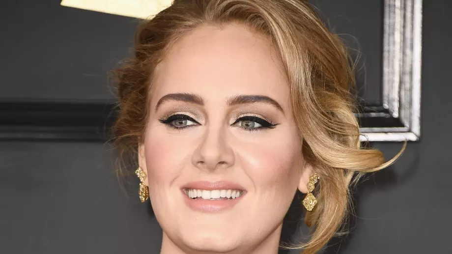 Ето как изглежда Адел без грим (ВИДЕО)