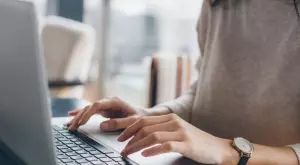 2021/12/06/0771360001638782243