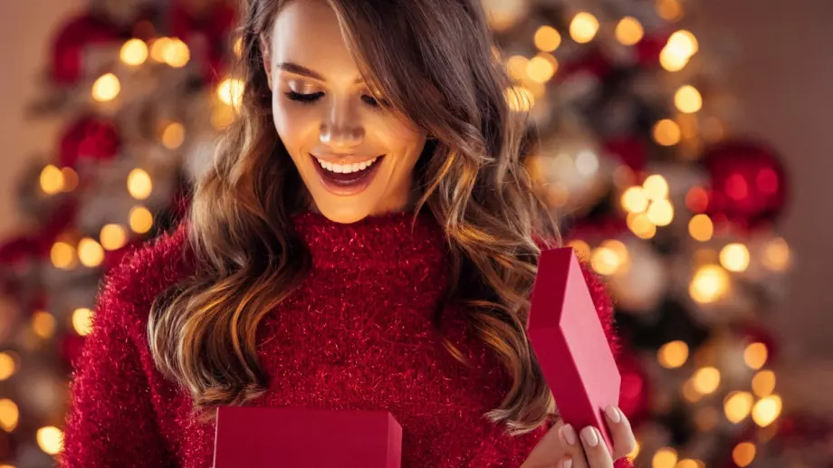 С тези подаръци ще зарадвате всяка жена за Коледа