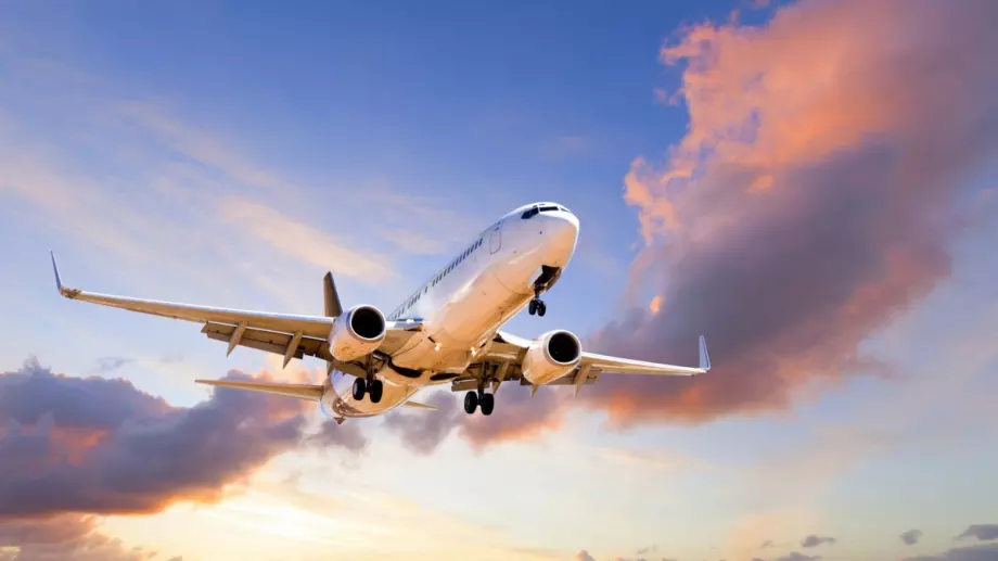 Вдигат таксите за авиокомпаниите на Острова