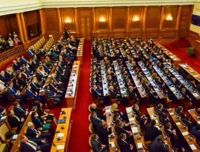 Първи прогнози: Кой колко депутати получава в новия парламент?