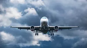 Туристи харчат огромни суми в опит да се измъкнат от Израел 