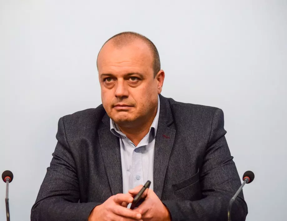 Министър Проданов: Имаме 100 000 резервации за идните 2 месеца