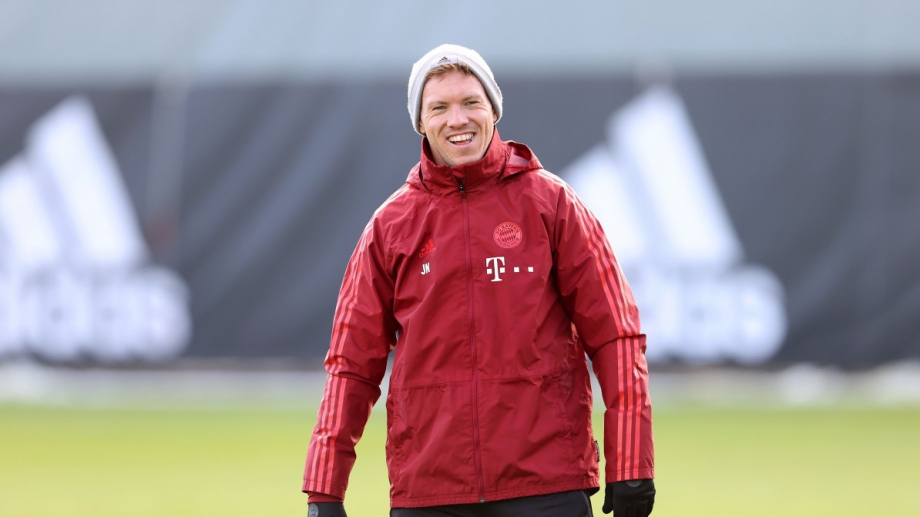 Трима футболисти на подновиха тренировки след като са дали отрицателни