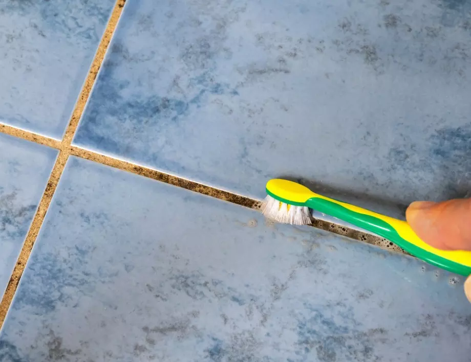 Най-лесният домашен трик за почистване на фугите