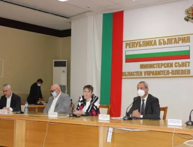 Даниела Везиева се срещна с представители на местната власт и бизнеса в Плевен