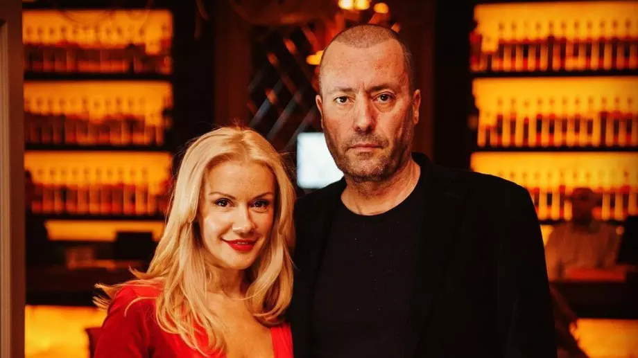 Вижте красивия дом на Мария Игнатова и Нойзи, украсен за Коледа (СНИМКА)