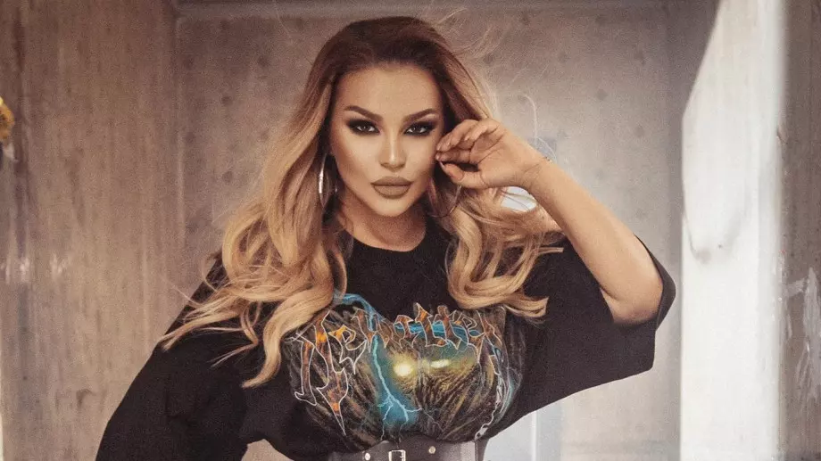 Няма да го познаете: Синът на Деси Слава стана як мъжага (СНИМКИ)