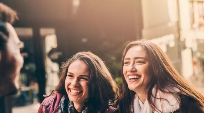 Виц на деня: Двама македонци на кръчма