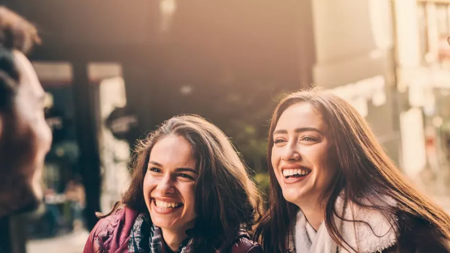 Виц на деня: Двама македонци на кръчма