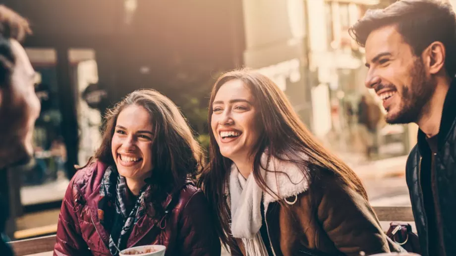 Вечерен виц: Младо семейство в панелен блок