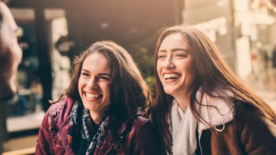 Виц за добро утро: Две приятелки си говорят