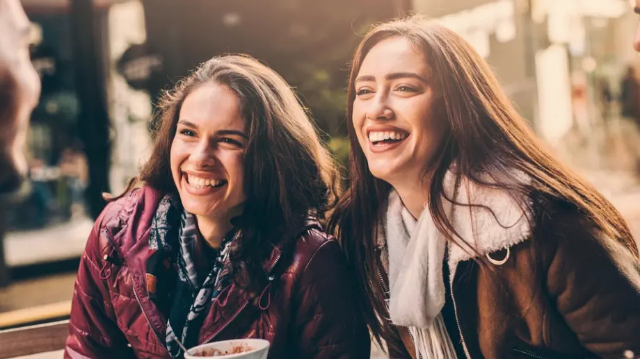 Женски виц за 18 февруари 2024: Защо не ме поканиш да излезем