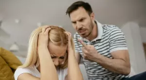 Виц за деня: Защо ми викаш алкохолик?