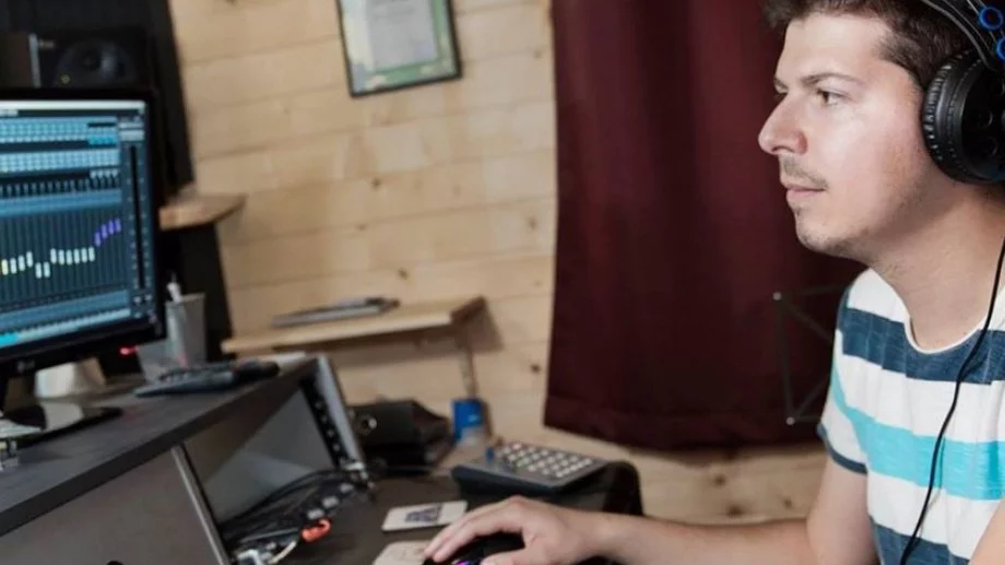 Александър Костов и войната на инструментите