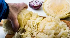 Тайните за хрупкаво и вкусно кисело зеле