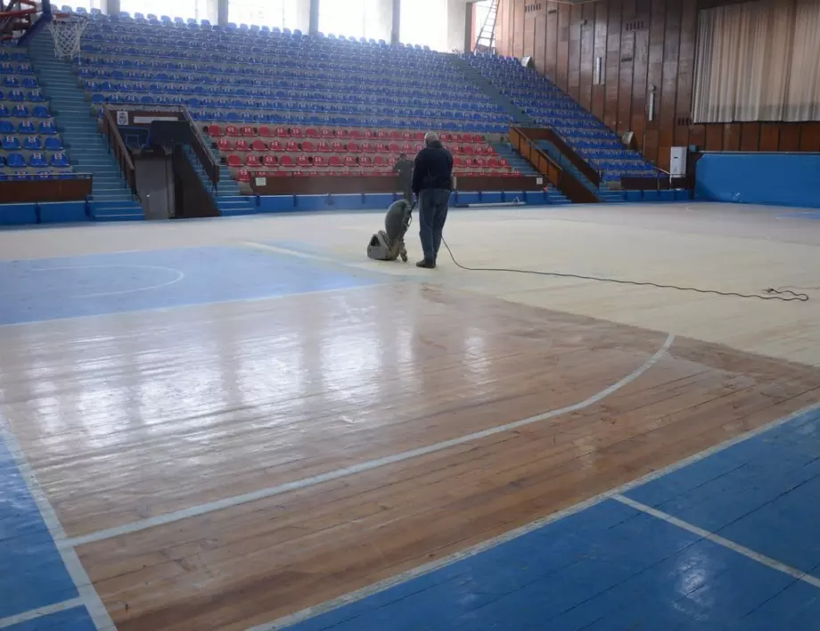 Видинската спортна зала се обновява