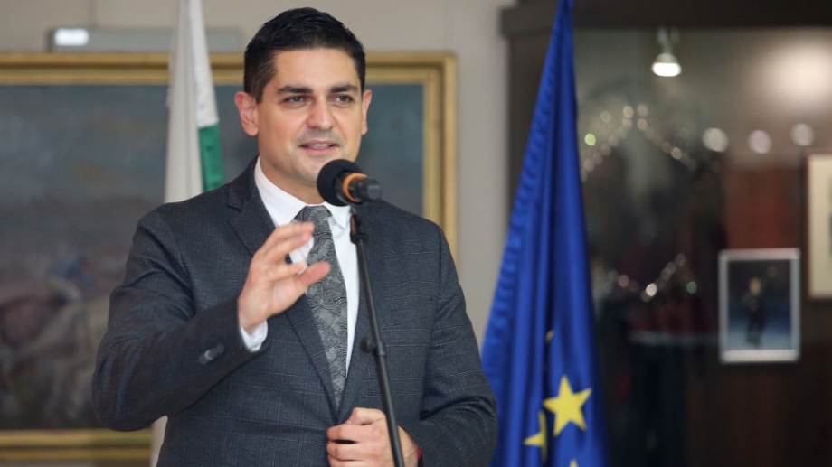 Новият спортен министър на България Радостин Василев обяви че