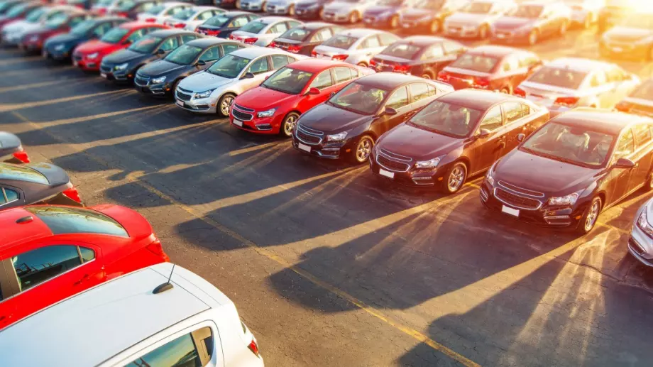 Албания забранява вноса на коли, произведени преди 2007 г.  