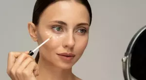 5 начина, по които да нанасяте коректор като гримьор (ВИДЕО)