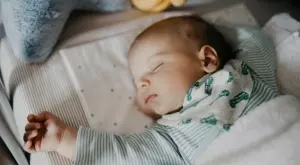 10 стъпки за приспиване на бебето - без разглезване и без плач