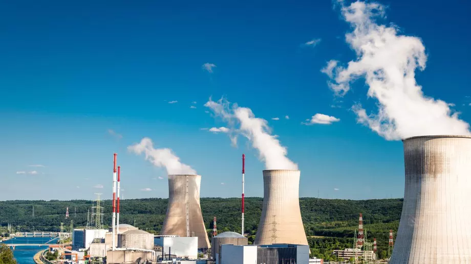 Обединеното кралство ще позволи на инвеститорите да гледат на ядрената енергия като "зелена" инвестиция