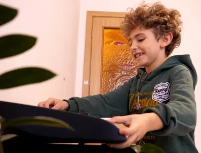 8-годишно българче създава жива възпитателна игра (ВИДЕО)
