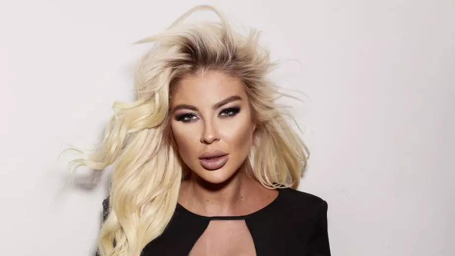 Андреа шокира с външния си вид (СНИМКИ + ВИДЕО)