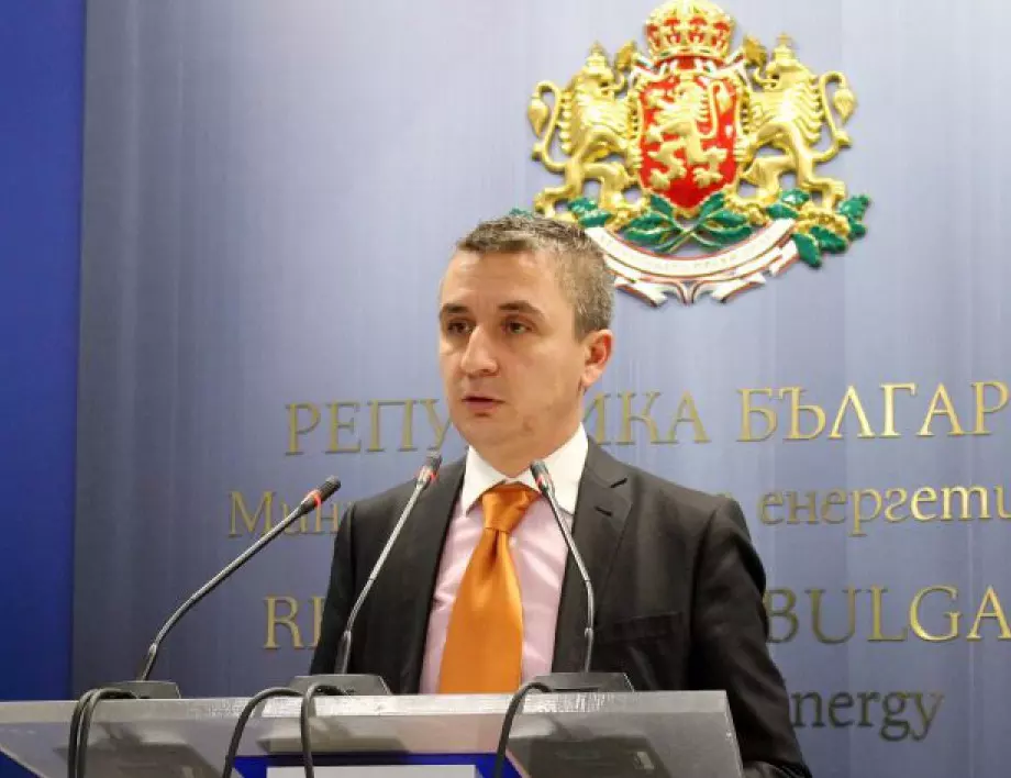Александър Николов: Не мисля, че отпадането на мораториума ще доведе до по-високи цени на тока