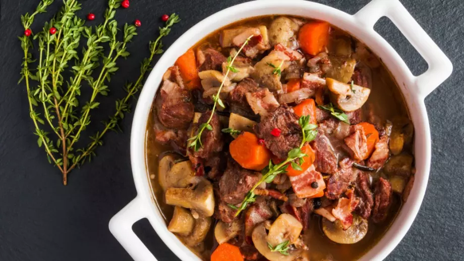 Пилешки гювеч на фурна