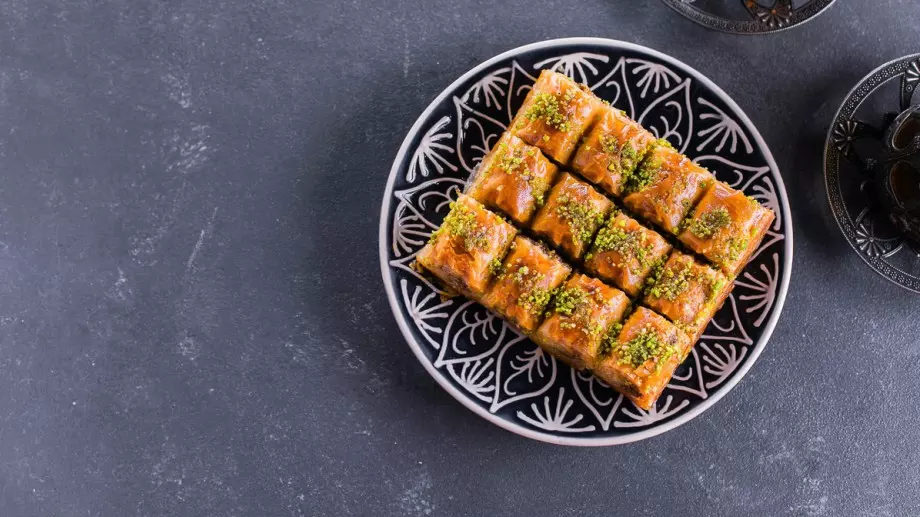 Баклава с грис и орехи