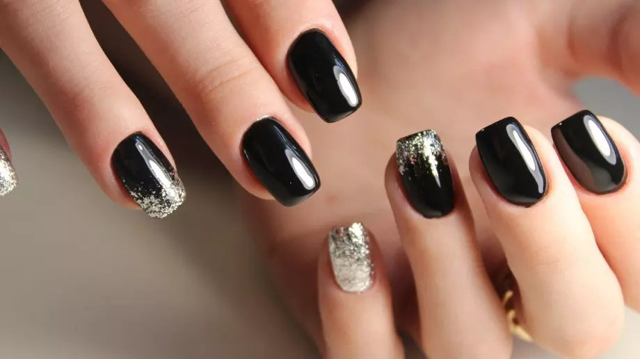 Черен маникюр: Ключът към незабавна увереност според TikTok (ВИДЕО)