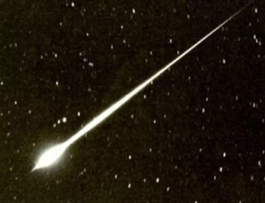 En lys meteor lyste opp nattehimmelen over Norge (VIDEO)