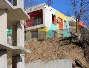 Срути се част от оградата на детска градина в Благоевград