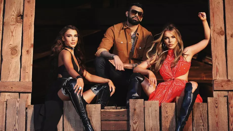 Вижте коя е жената до Меди