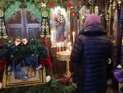 Коледа по Юлианския календар отбелязват днес в две църкви в Пловдив