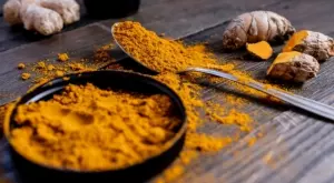 Ето как куркумата може да повлияе на лекарствата ви и за кого е опасна