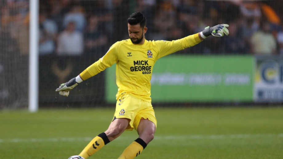 Изявите на българския вратар срещу Нюкасъл Юнайтед в третия кръг