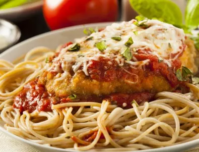 Спагети със сметана и и крема сирене