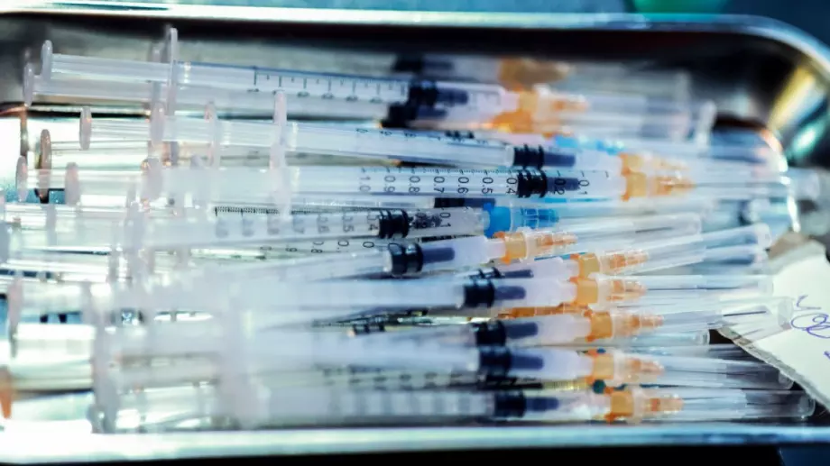 Ежегодните ваксинации срещу COVID-19 ще бъдат факт години наред 