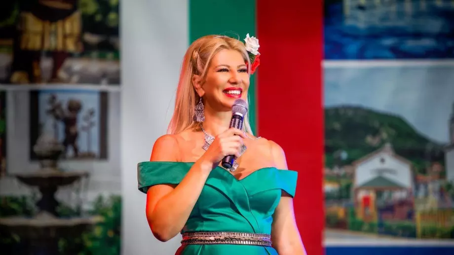 Ето как изглежда певицата Нелина днес (СНИМКИ)