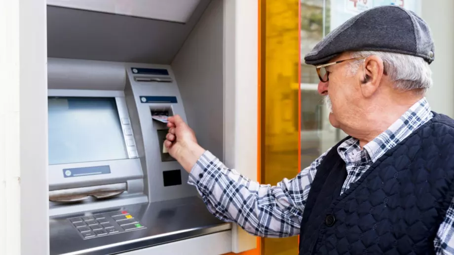 Какъв е графикът за изплащане на пенсиите през ноември?