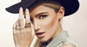 Ако не можете да се откажете от нещо, това означава, че урокът ви не е приключил   