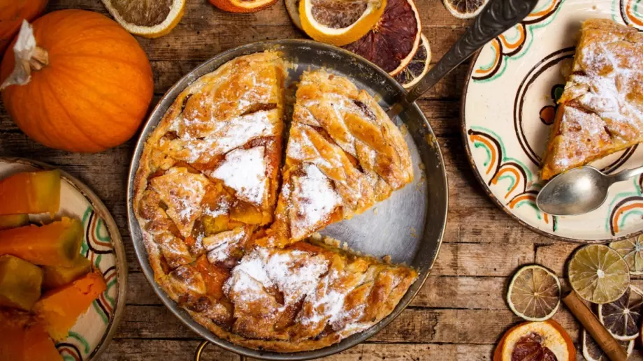 Божествено вкусен тиквеник с галета и канела