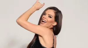 Лукс: Преслава празнува 1 юни с дъщеря си на яхта (СНИМКИ) 