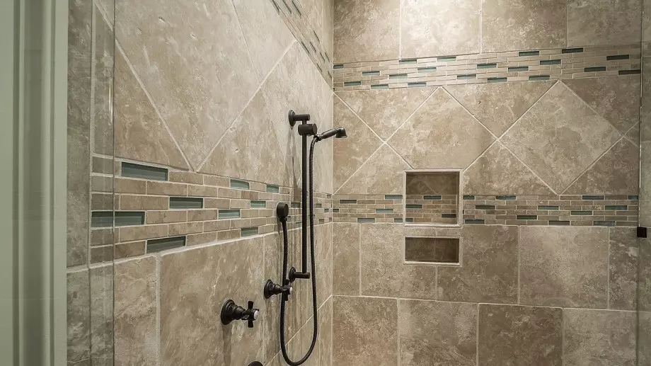 Как да премахнем котления камък от ръчния душ?