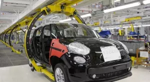 Заводът на Fiat в Сърбия отваря след 50-дневна пауза