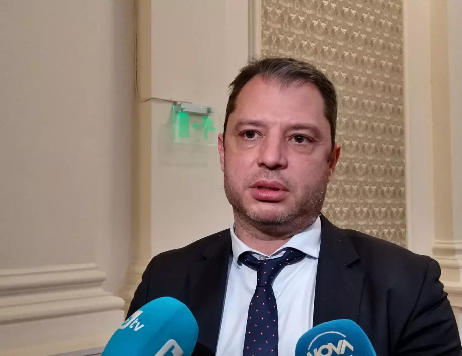 Делян Добрев: Отлагането на мораториума ще го платим с лихвите от 1 април